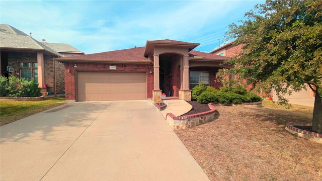 2317 Half Moon Bay Lane, Fort Worth, TX 76177
