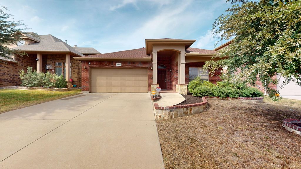 2317 Half Moon Bay Lane, Fort Worth, TX 76177