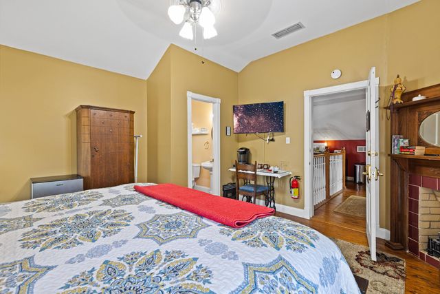 502 E Benners Street, Jefferson, TX 75657