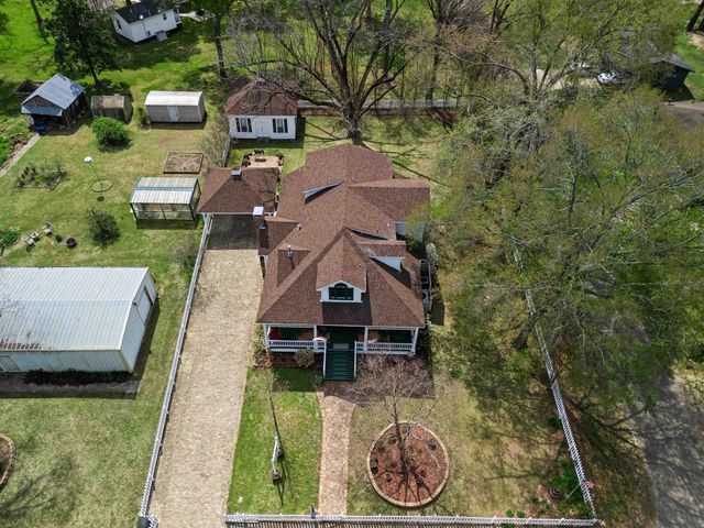 502 E Benners Street, Jefferson, TX 75657