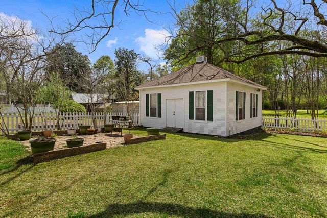 502 E Benners Street, Jefferson, TX 75657