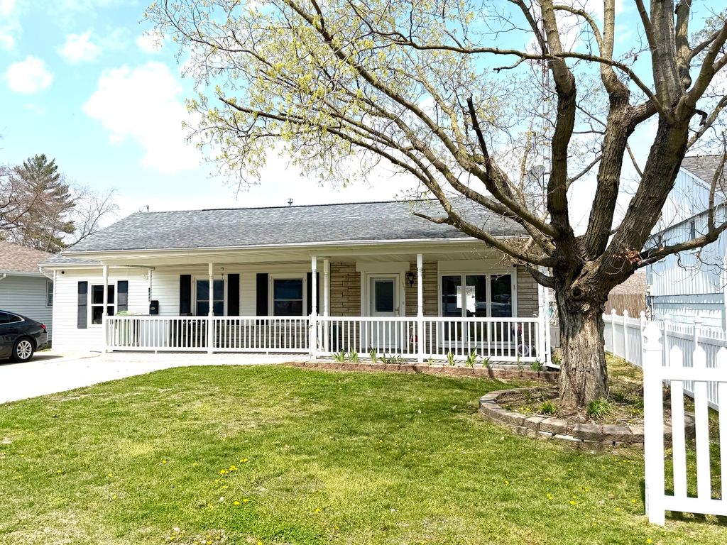 Image 1 of property listing at 1444 E 4th Street, Centralia, IL 62801