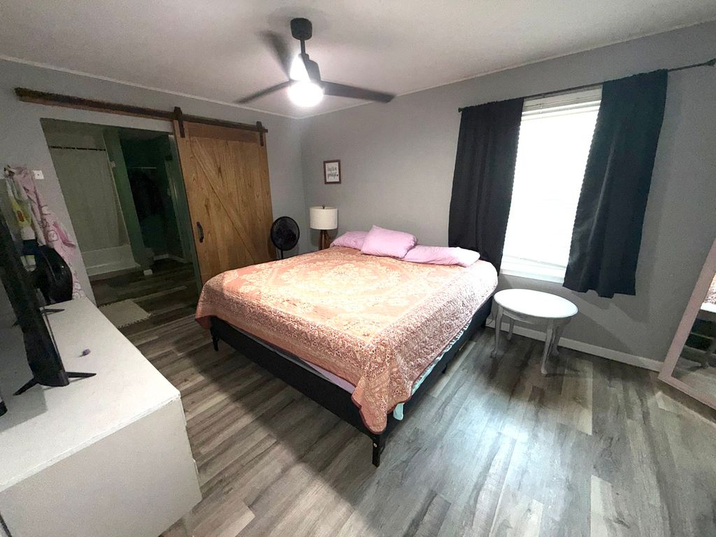 Image 5 of property listing at 1444 E 4th Street, Centralia, IL 62801