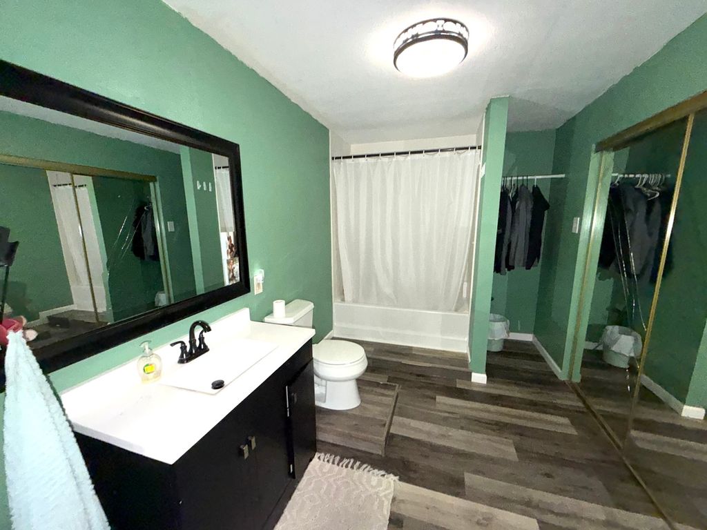 Image 6 of property listing at 1444 E 4th Street, Centralia, IL 62801