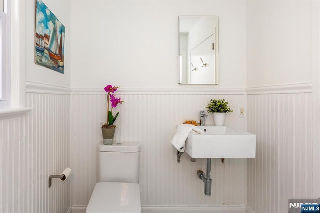 124 Essex Avenue, Glen Ridge, NJ 07028