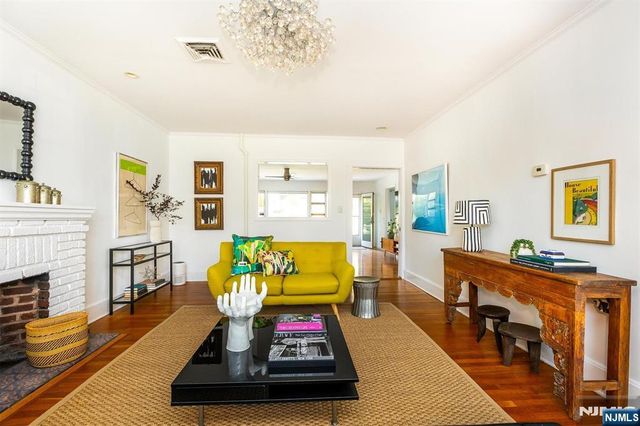 124 Essex Avenue, Glen Ridge, NJ 07028