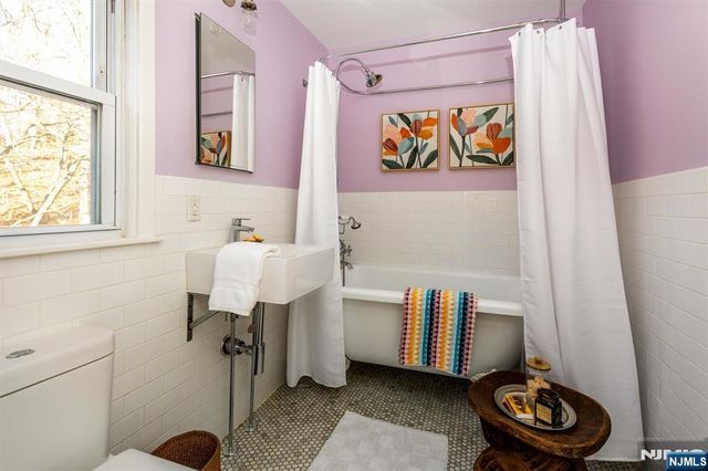 124 Essex Avenue, Glen Ridge, NJ 07028