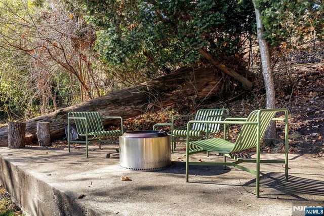 124 Essex Avenue, Glen Ridge, NJ 07028