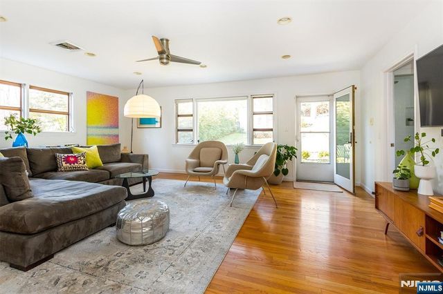 124 Essex Avenue, Glen Ridge, NJ 07028