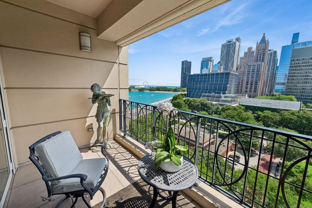 840 N Lake Shore Drive 1002, Chicago, IL 60611