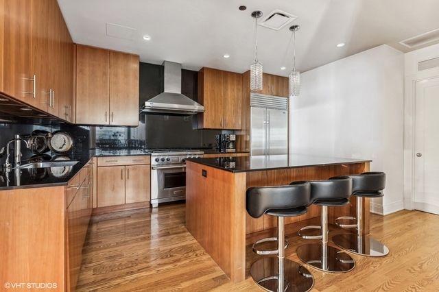 840 N Lake Shore Drive 1002, Chicago, IL 60611