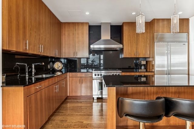 840 N Lake Shore Drive 1002, Chicago, IL 60611