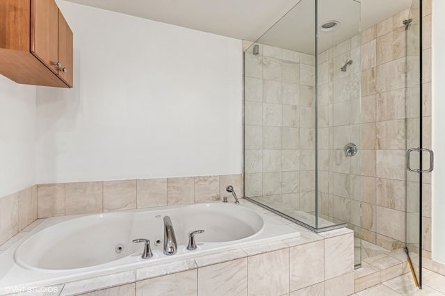 840 N Lake Shore Drive 1002, Chicago, IL 60611