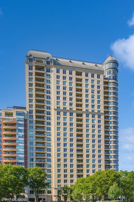 840 N Lake Shore Drive 1002, Chicago, IL 60611