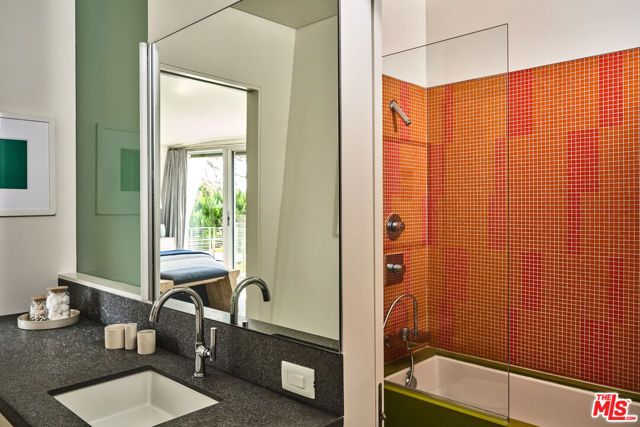 103 Winnett Place, Santa Monica, CA 90402