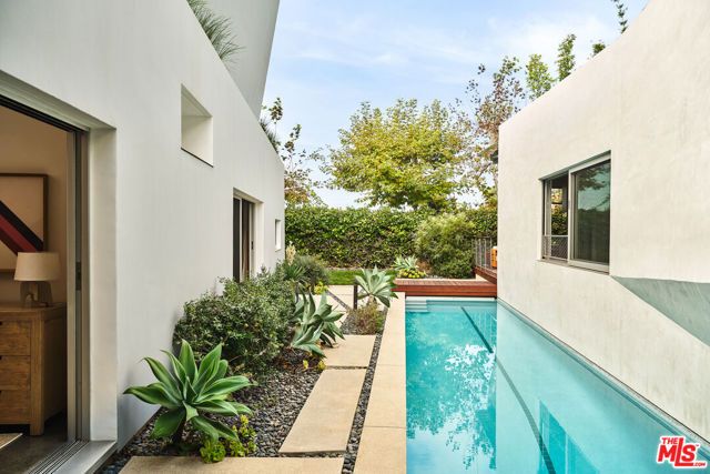 103 Winnett Place, Santa Monica, CA 90402
