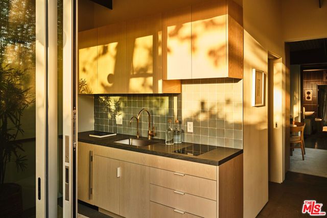 103 Winnett Place, Santa Monica, CA 90402