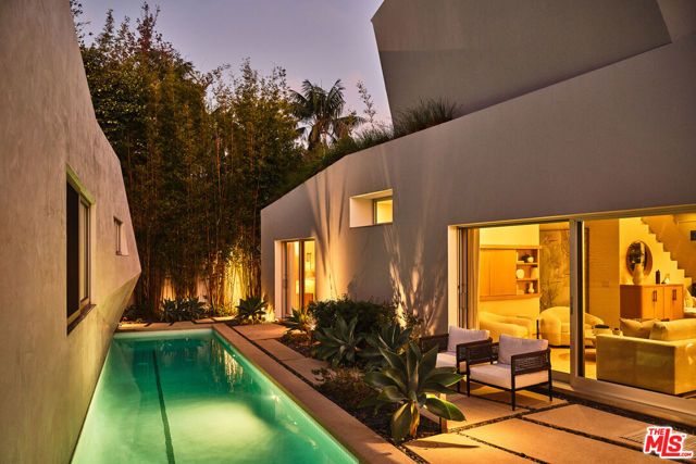 103 Winnett Place, Santa Monica, CA 90402
