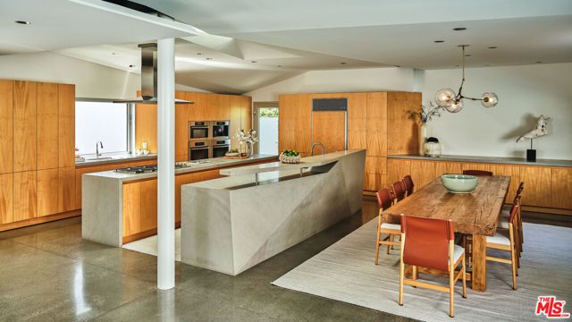 103 Winnett Place, Santa Monica, CA 90402