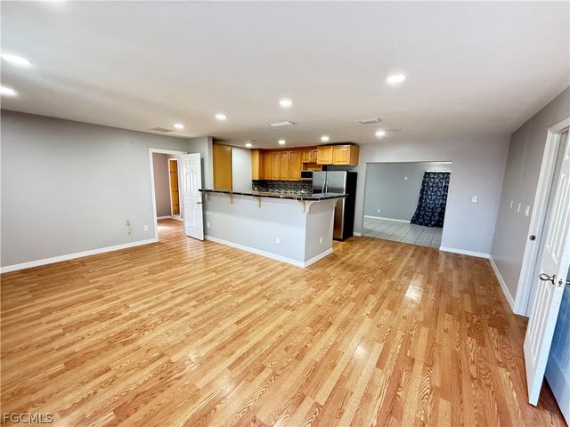 403 Cactus CIR, Lehigh Acres, FL 33936