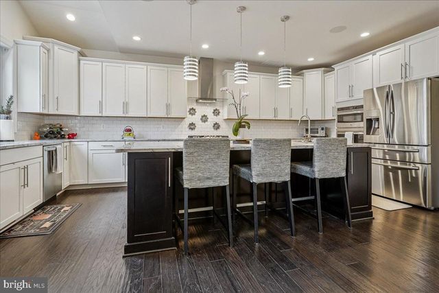 5872 WATERLOO BRIDGE CIR, Haymarket, VA 20169