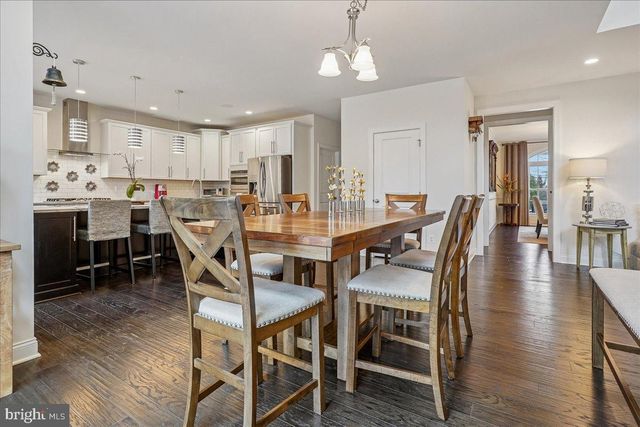 5872 WATERLOO BRIDGE CIR, Haymarket, VA 20169