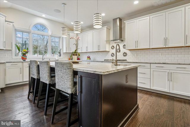 5872 WATERLOO BRIDGE CIR, Haymarket, VA 20169