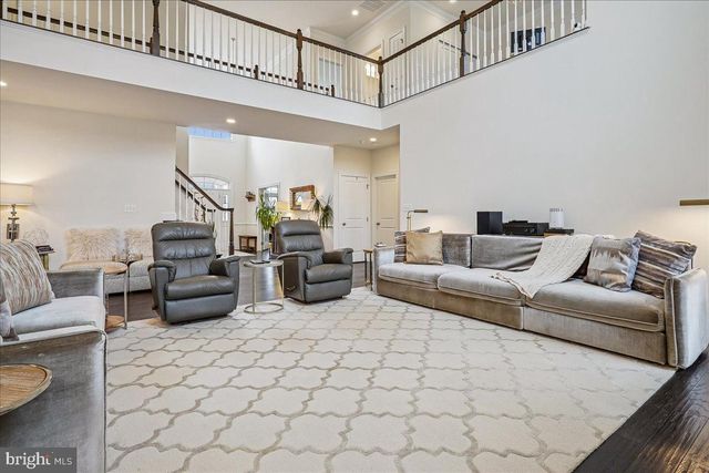 5872 WATERLOO BRIDGE CIR, Haymarket, VA 20169