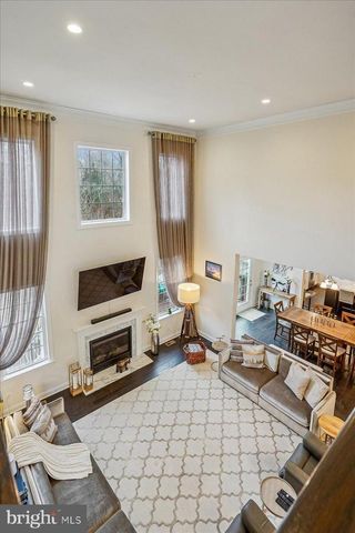 5872 WATERLOO BRIDGE CIR, Haymarket, VA 20169