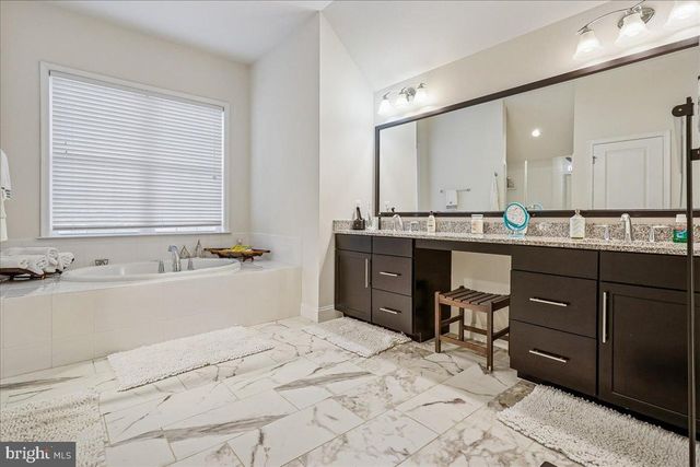 5872 WATERLOO BRIDGE CIR, Haymarket, VA 20169