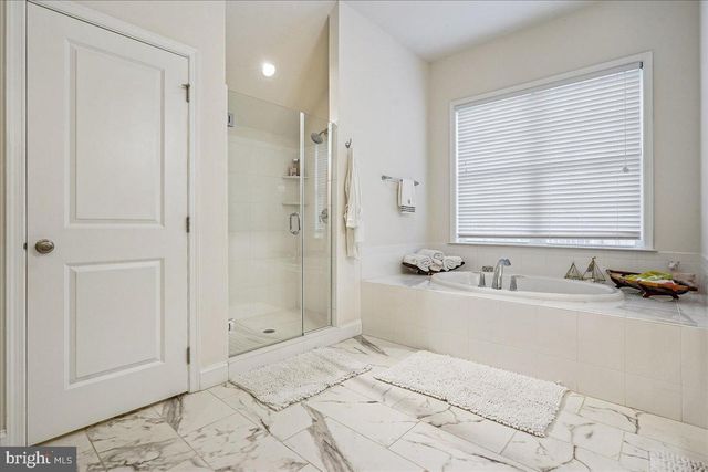 5872 WATERLOO BRIDGE CIR, Haymarket, VA 20169