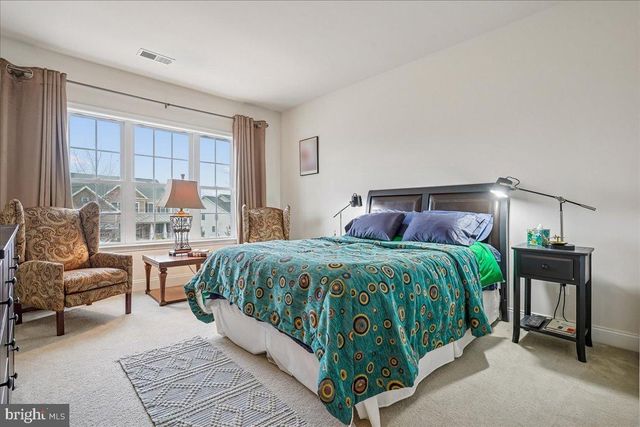 5872 WATERLOO BRIDGE CIR, Haymarket, VA 20169