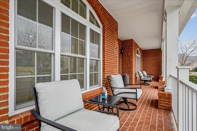 5872 WATERLOO BRIDGE CIR, Haymarket, VA 20169