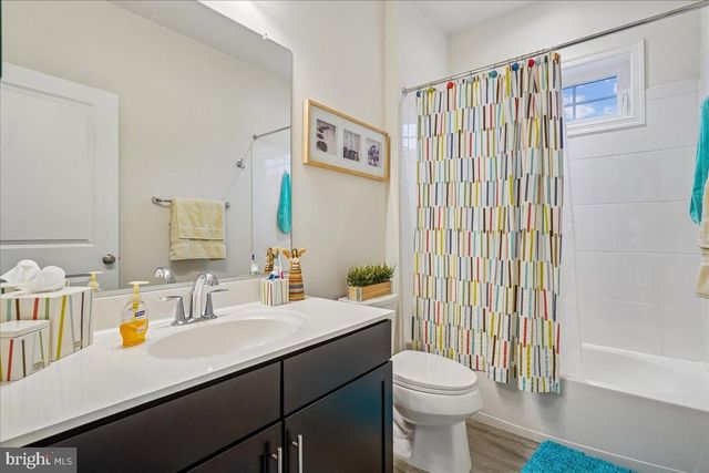 5872 WATERLOO BRIDGE CIR, Haymarket, VA 20169