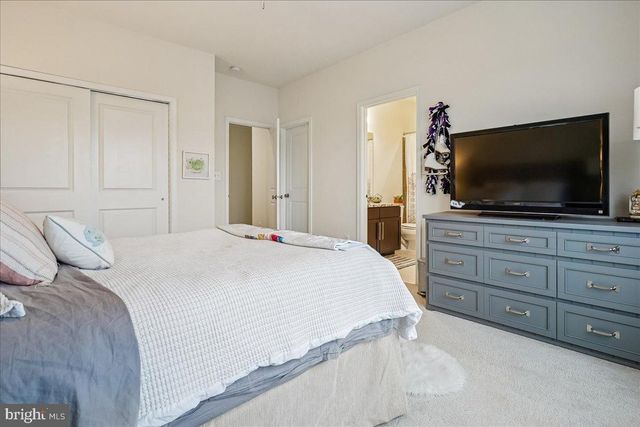 5872 WATERLOO BRIDGE CIR, Haymarket, VA 20169