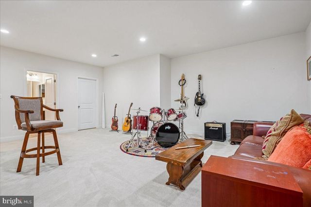 5872 WATERLOO BRIDGE CIR, Haymarket, VA 20169