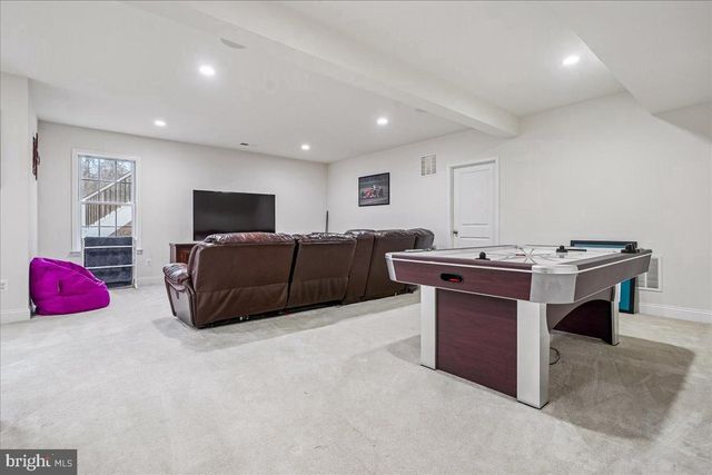 5872 WATERLOO BRIDGE CIR, Haymarket, VA 20169