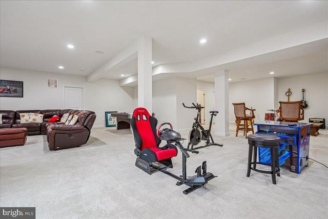 5872 WATERLOO BRIDGE CIR, Haymarket, VA 20169