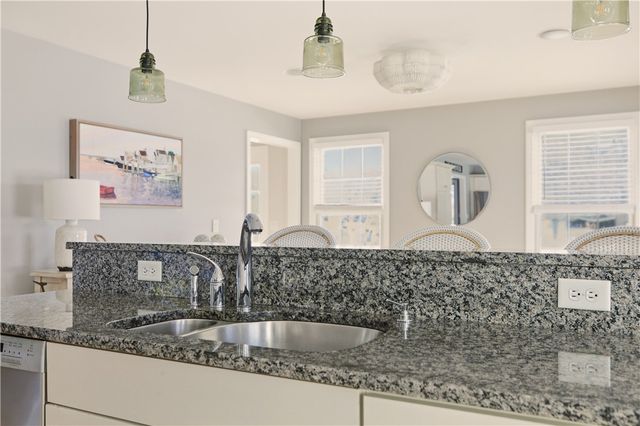 105 Lilac Lane, Portsmouth, RI 02871