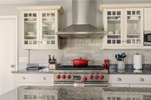 105 Lilac Lane, Portsmouth, RI 02871