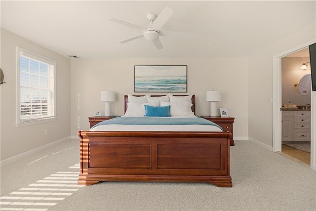 105 Lilac Lane, Portsmouth, RI 02871