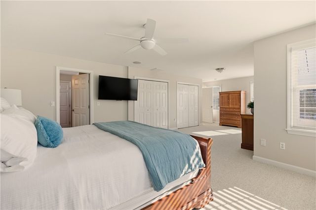 105 Lilac Lane, Portsmouth, RI 02871