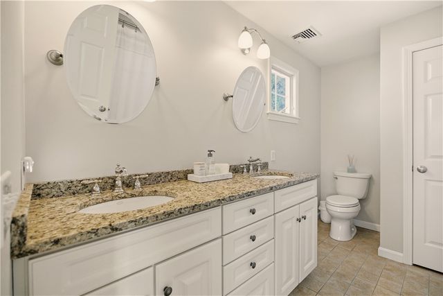 105 Lilac Lane, Portsmouth, RI 02871