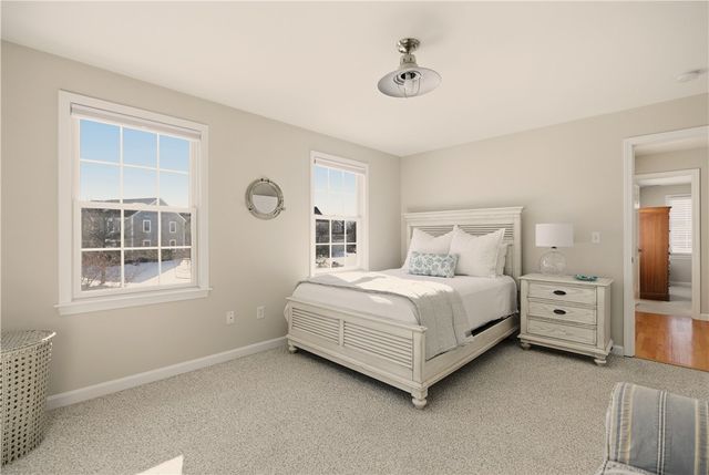 105 Lilac Lane, Portsmouth, RI 02871