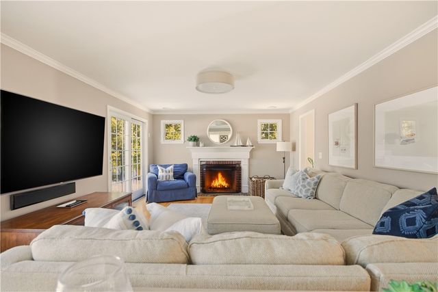 105 Lilac Lane, Portsmouth, RI 02871