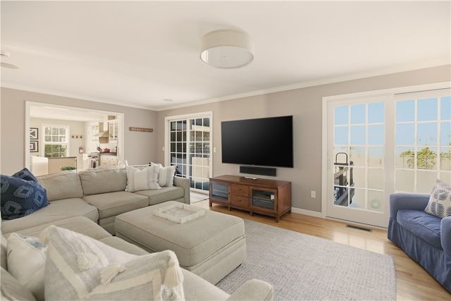 105 Lilac Lane, Portsmouth, RI 02871