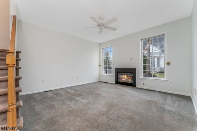 4 Pinehurst Cir, Clinton Twp., NJ 08801