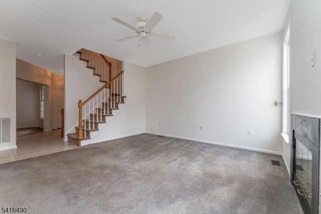 4 Pinehurst Cir, Clinton Twp., NJ 08801