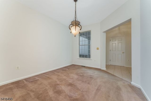 4 Pinehurst Cir, Clinton Twp., NJ 08801