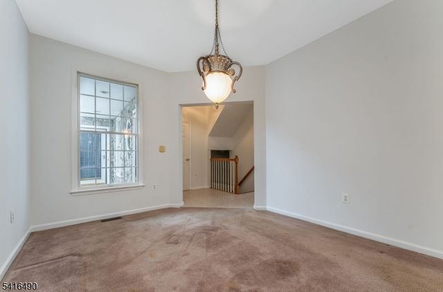 4 Pinehurst Cir, Clinton Twp., NJ 08801